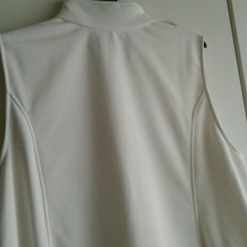 Vest - Picture 3 of 4